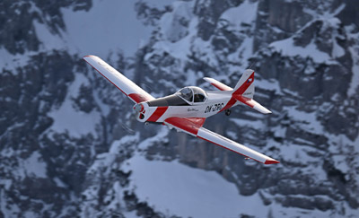 Le téléobjectif léger pour plus de liberté :